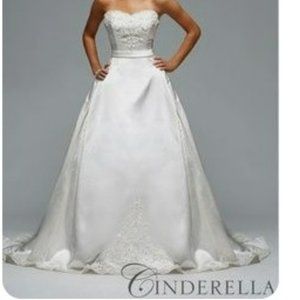 Kirstie Kelly Cinderella Wedding Dress